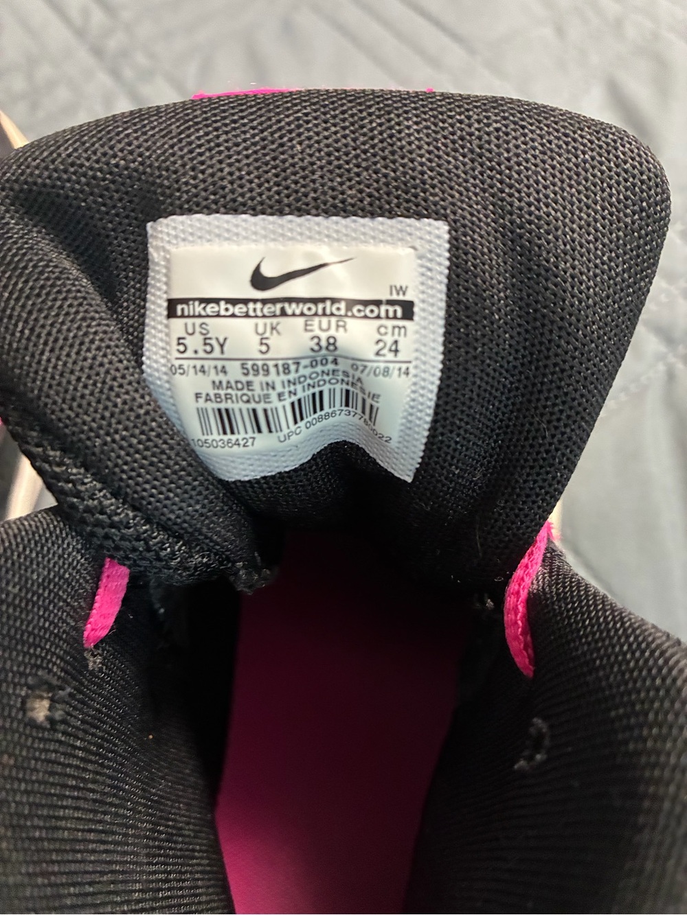 Nike Women’s Black and Hot Pink High-Top Sneakers - Picture 7 of 7